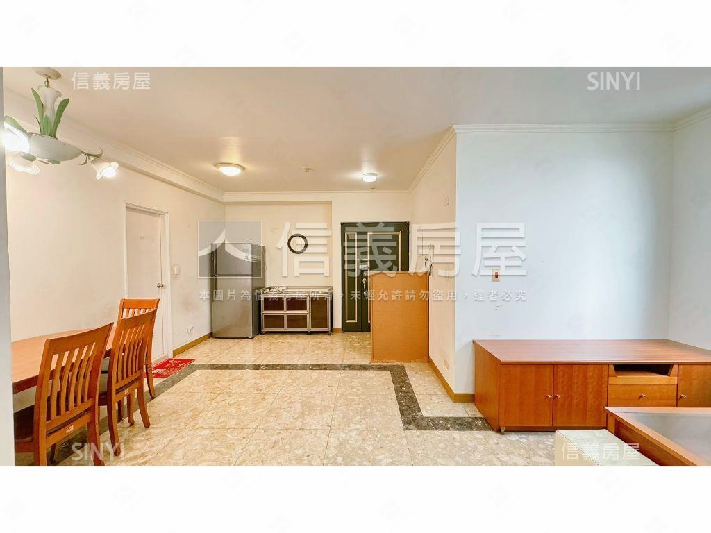 文心國小大二房二衛車位房屋室內格局與周邊環境