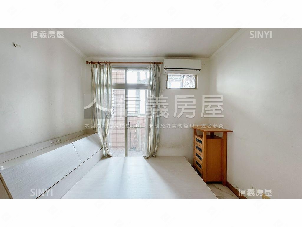 文心國小大二房二衛車位房屋室內格局與周邊環境