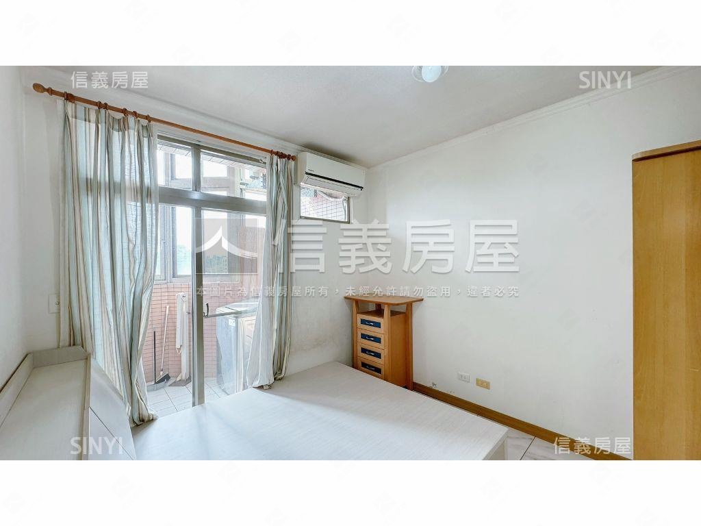 文心國小大二房二衛車位房屋室內格局與周邊環境