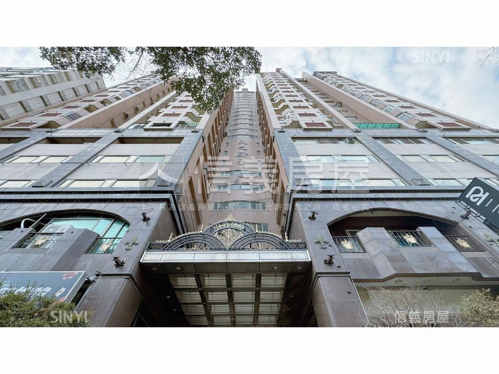 文心國小大二房二衛車位房屋室內格局與周邊環境