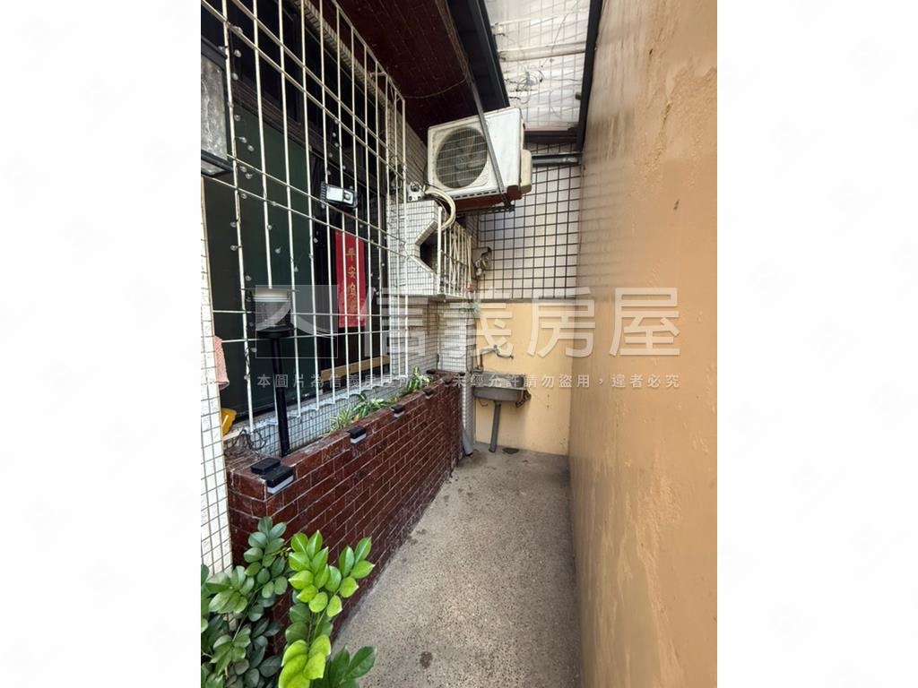 衛民街ＲＣ正３樓透天房屋室內格局與周邊環境