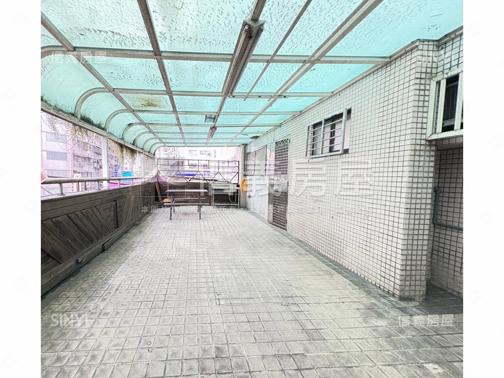 明華園稀有三房露臺戶房屋室內格局與周邊環境