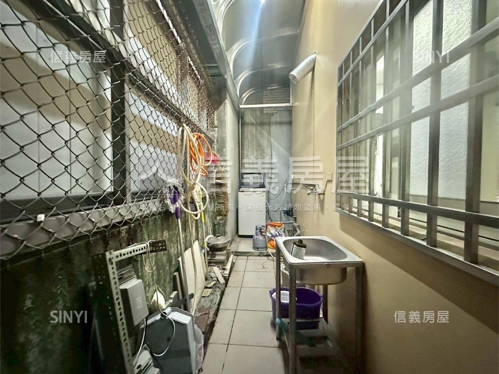 稀有大地坪臨路墅房屋室內格局與周邊環境