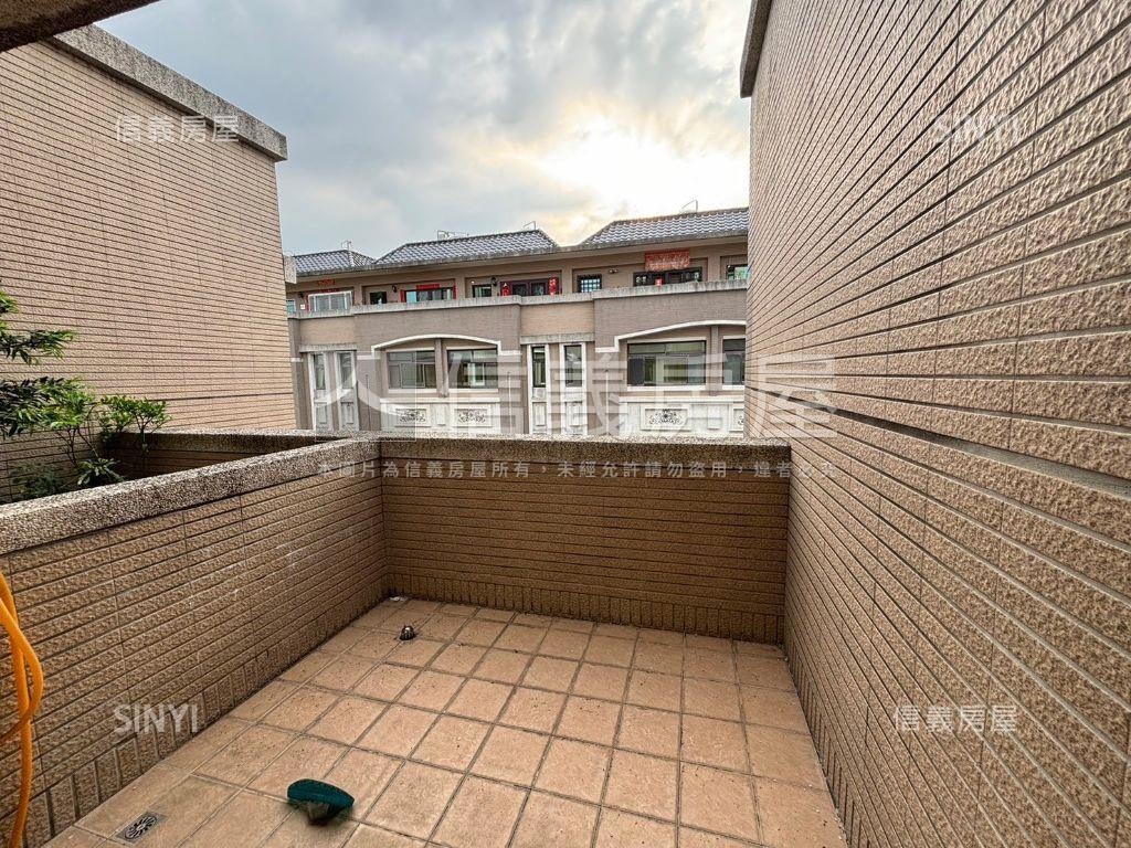 德仁居邊間震後美別墅房屋室內格局與周邊環境