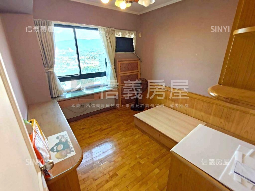山水畫樓景觀三房車位房屋室內格局與周邊環境