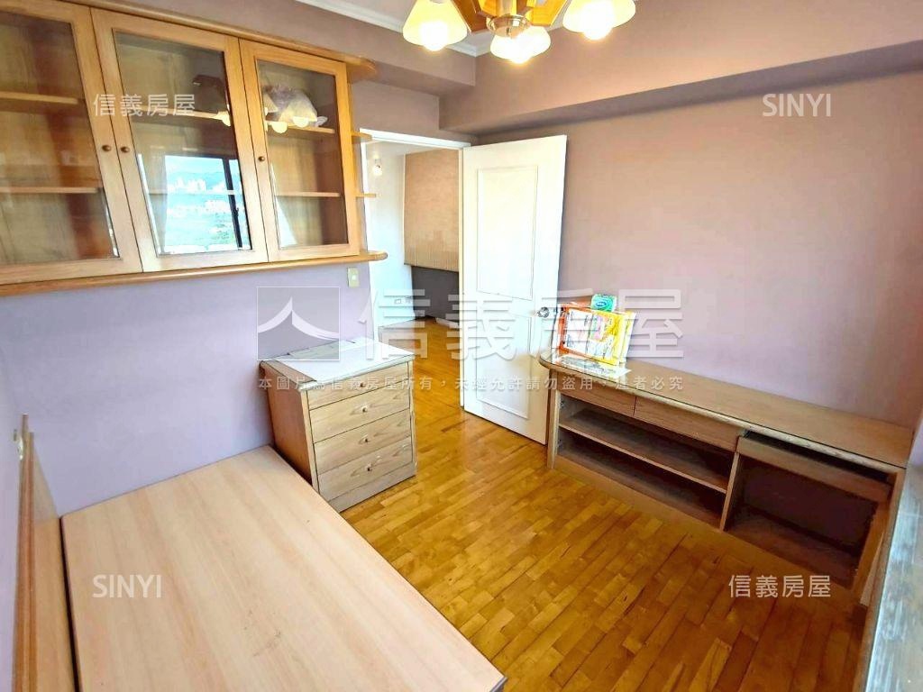 山水畫樓景觀三房車位房屋室內格局與周邊環境
