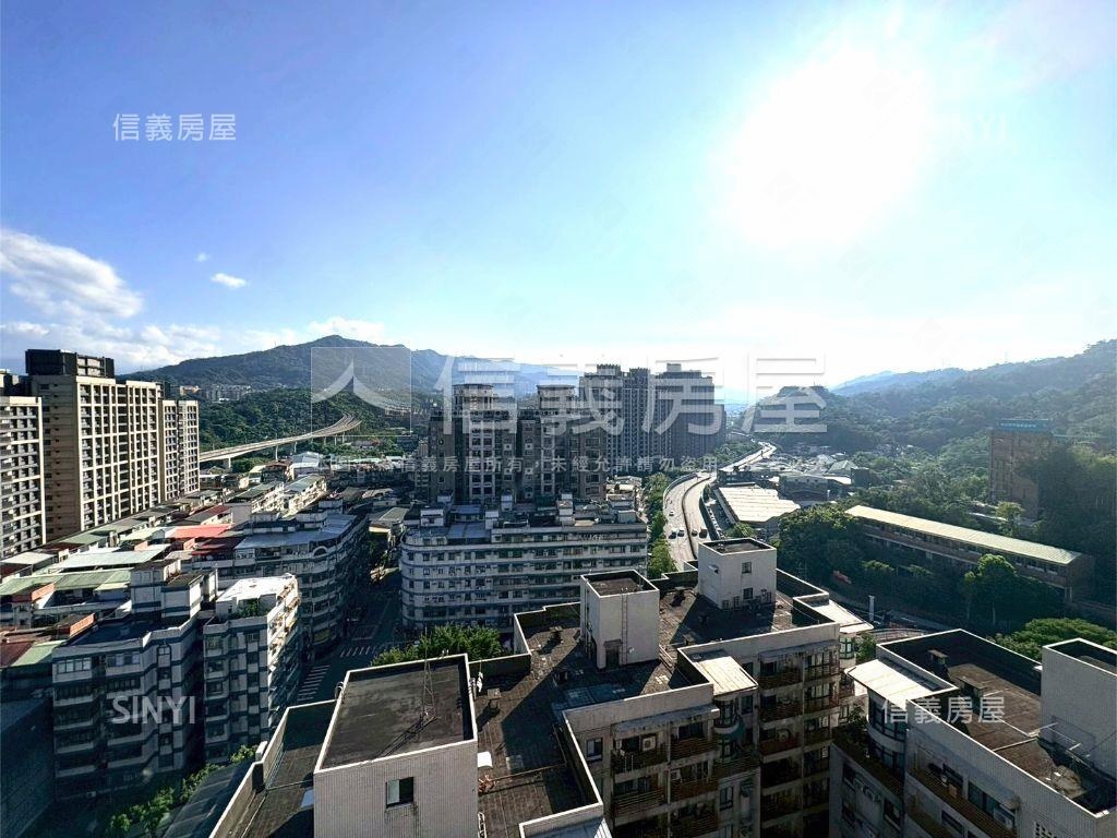 山水畫樓景觀三房車位房屋室內格局與周邊環境