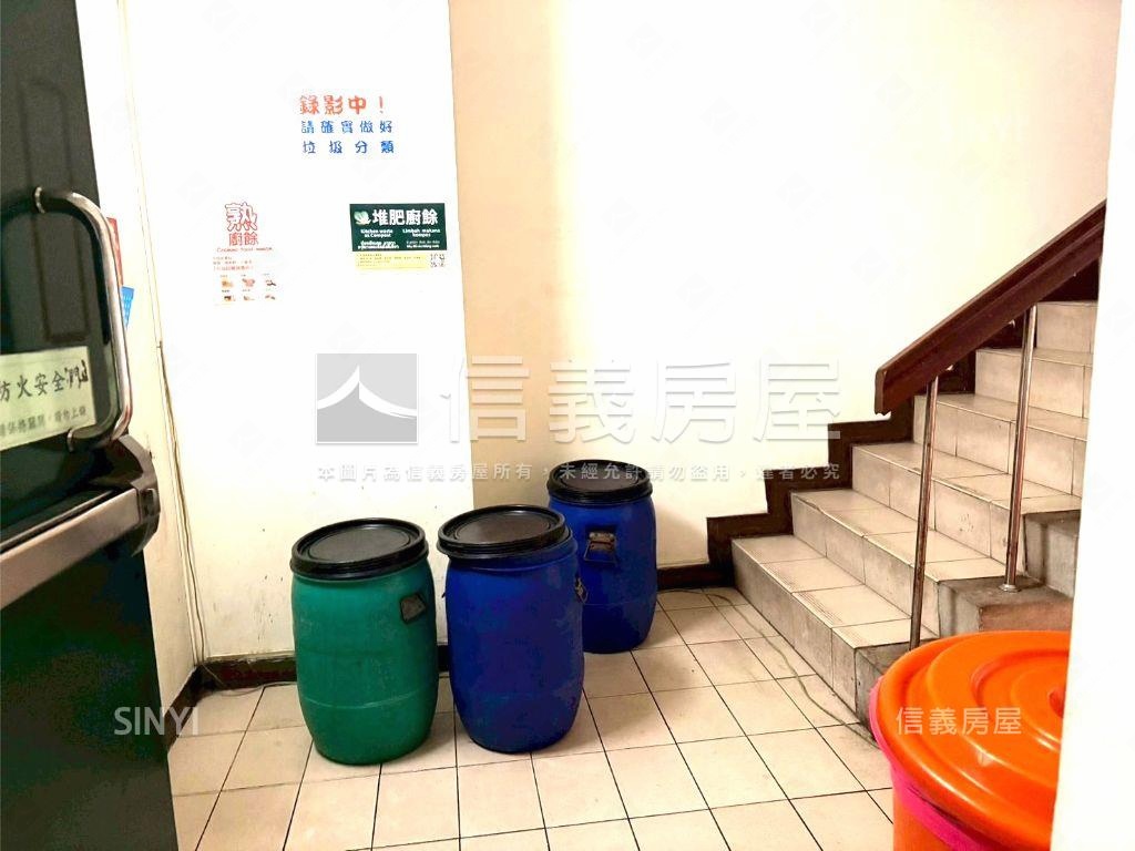 山水畫樓景觀三房車位房屋室內格局與周邊環境