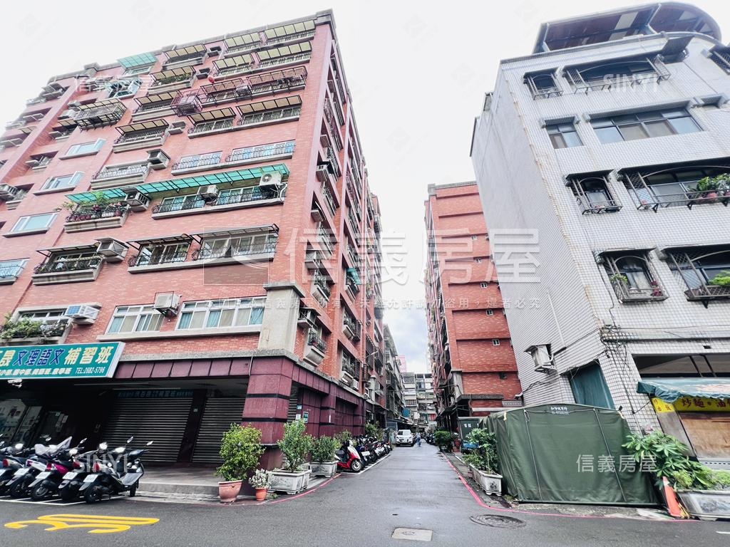 文林世家４房平面車位房屋室內格局與周邊環境