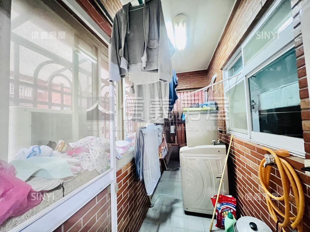 文林世家４房平面車位房屋室內格局與周邊環境