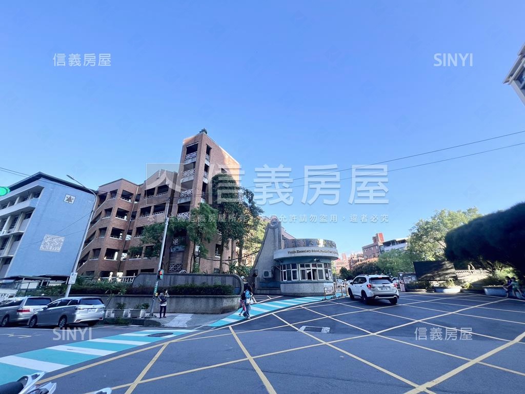 文林世家４房平面車位房屋室內格局與周邊環境