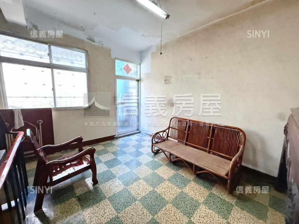 活巷新泰路稀有透天房屋室內格局與周邊環境