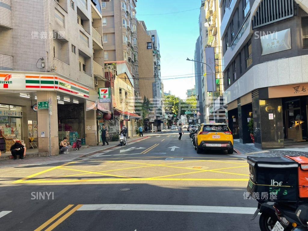 晴光市場大面寬商三店面房屋室內格局與周邊環境