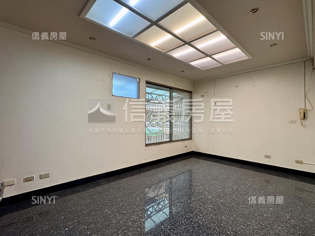 裕農路電梯兩房車位房屋室內格局與周邊環境