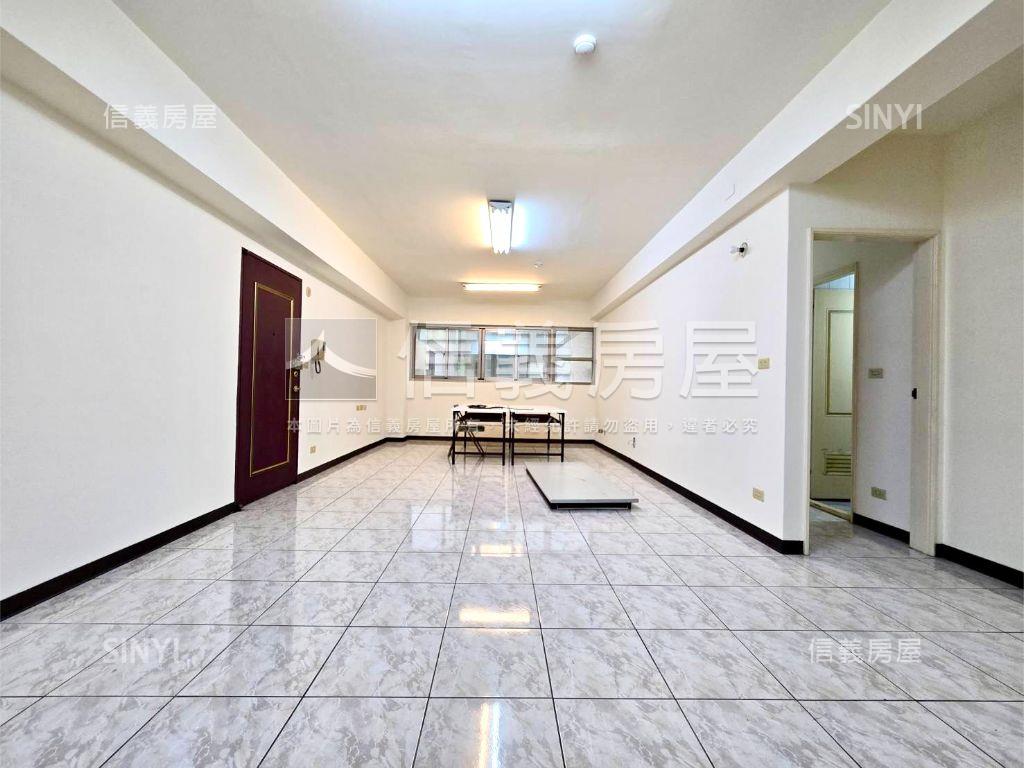 仁愛大世界三房平面車位房屋室內格局與周邊環境