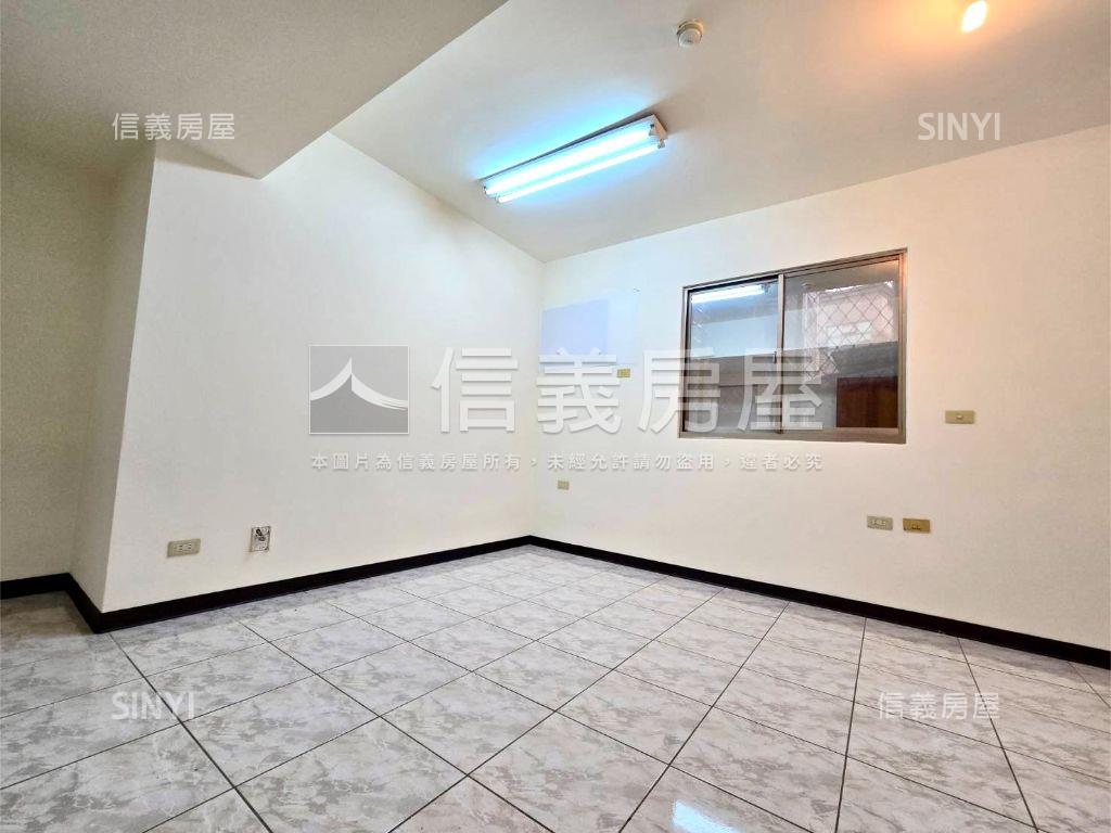 仁愛大世界三房平面車位房屋室內格局與周邊環境