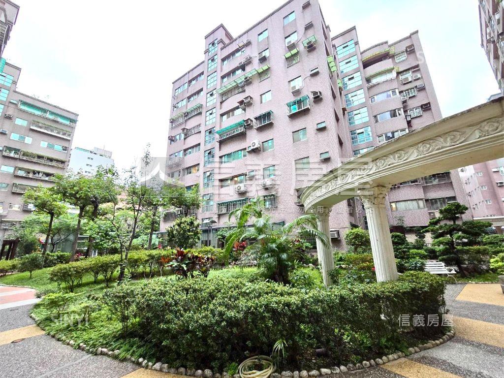 仁愛大世界三房平面車位房屋室內格局與周邊環境