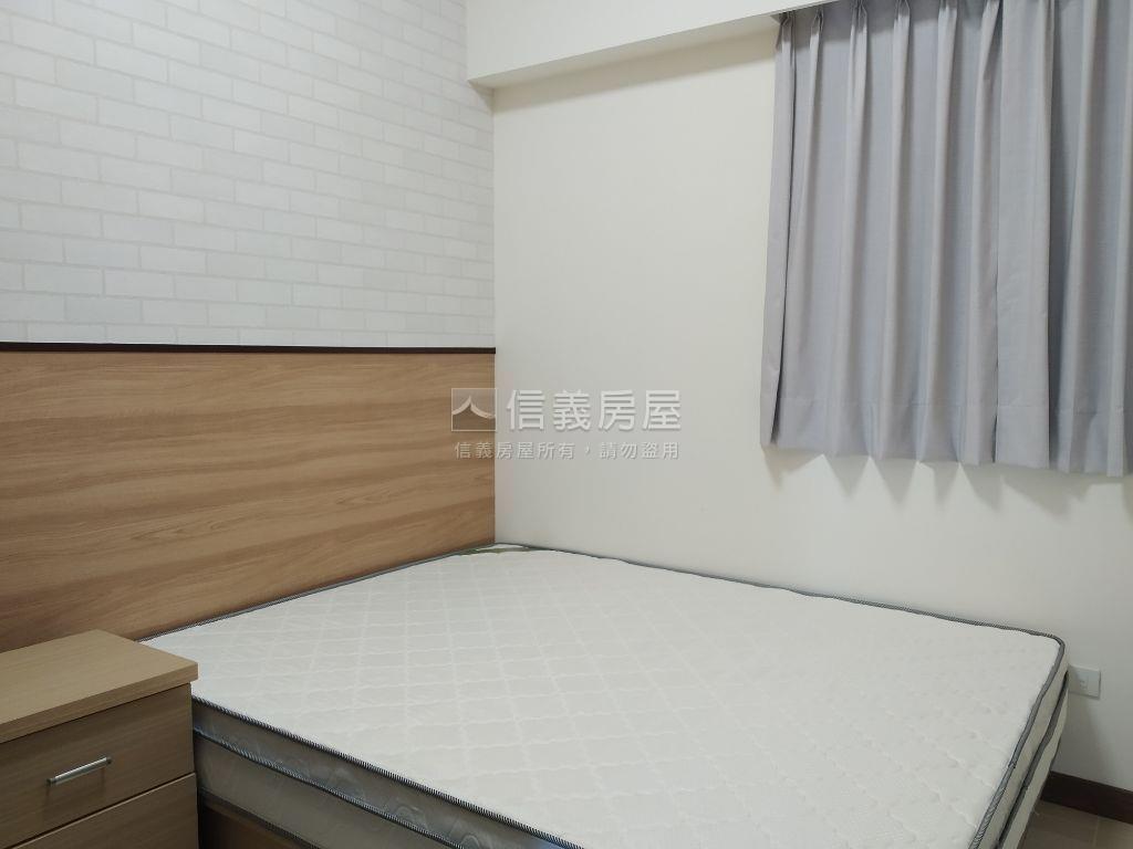 可看鋼骨高樓泳池四房房屋室內格局與周邊環境