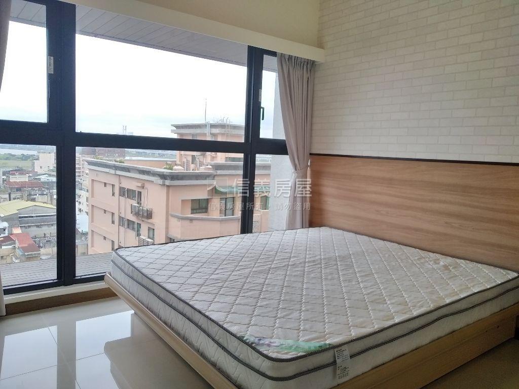可看鋼骨高樓泳池四房房屋室內格局與周邊環境