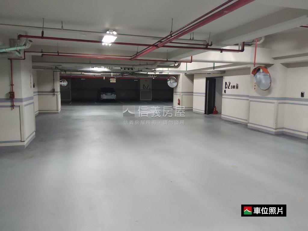 可看鋼骨高樓泳池四房房屋室內格局與周邊環境