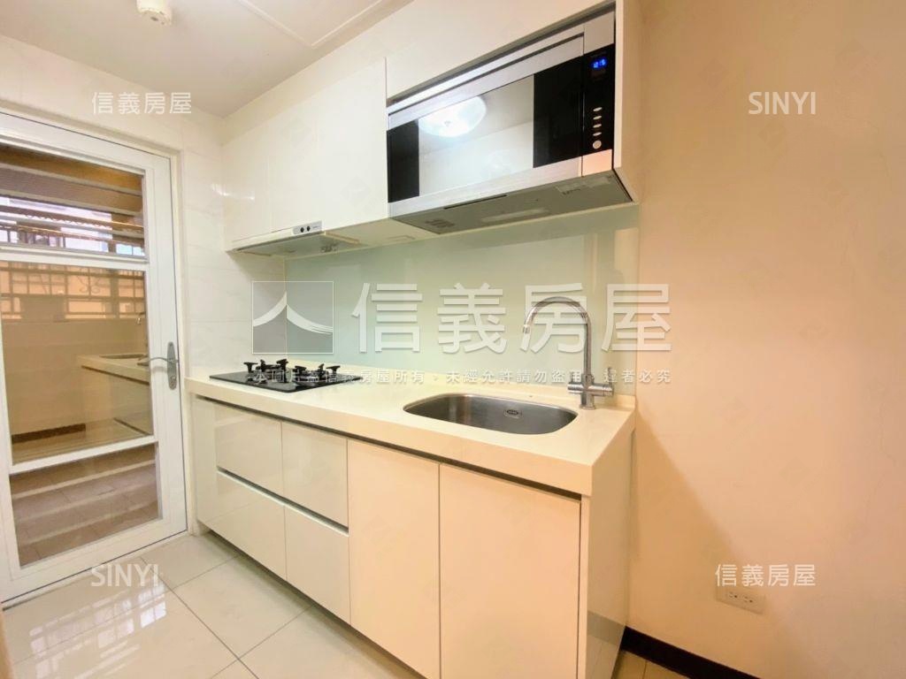 專任法國紅兩房平車房屋室內格局與周邊環境