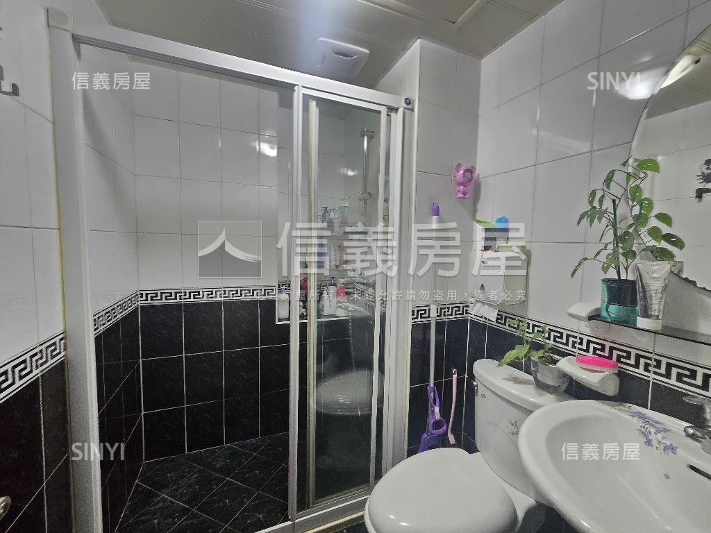 溫馨亮麗羅浮四房車位房屋室內格局與周邊環境