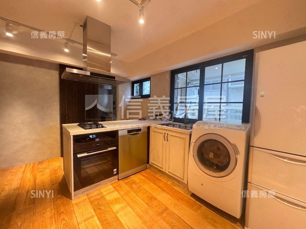 公園邊間漂亮美廈房屋室內格局與周邊環境