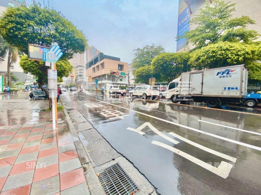 寶橋名人巷尊爵大四房車位房屋室內格局與周邊環境