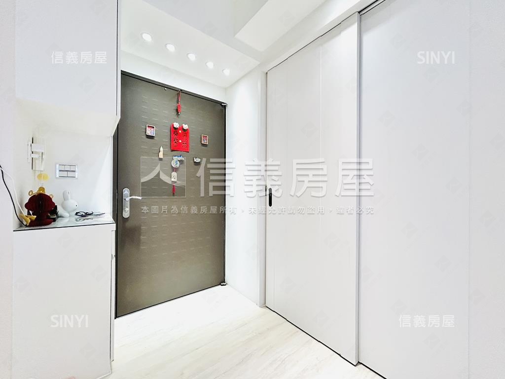 專任Ａ＋面山全景大兩房車房屋室內格局與周邊環境