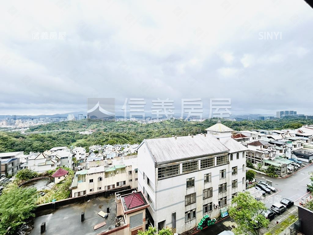 專任Ａ＋面山全景大兩房車房屋室內格局與周邊環境