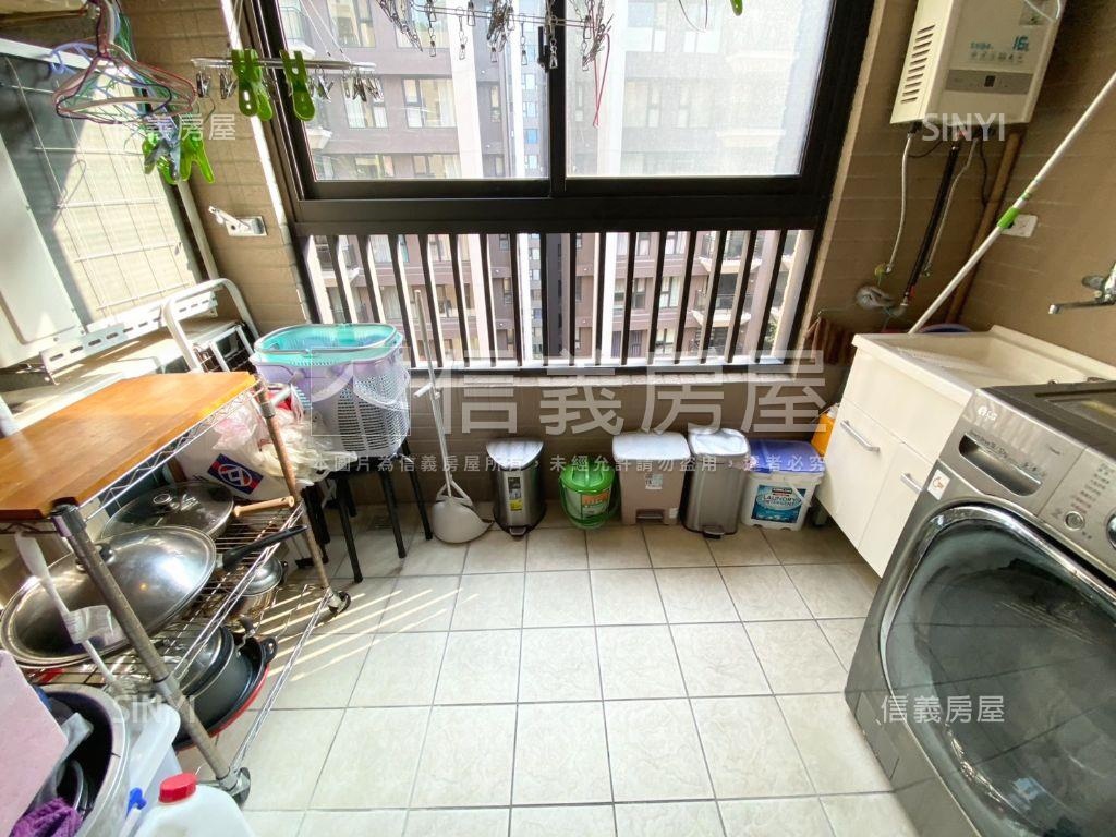 新光特區三房平車視野戶房屋室內格局與周邊環境