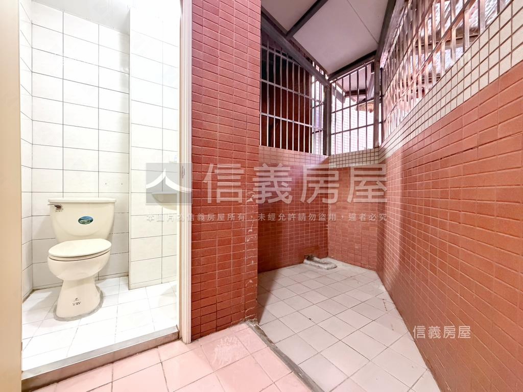 近義享天地百貨‧黃金店面房屋室內格局與周邊環境