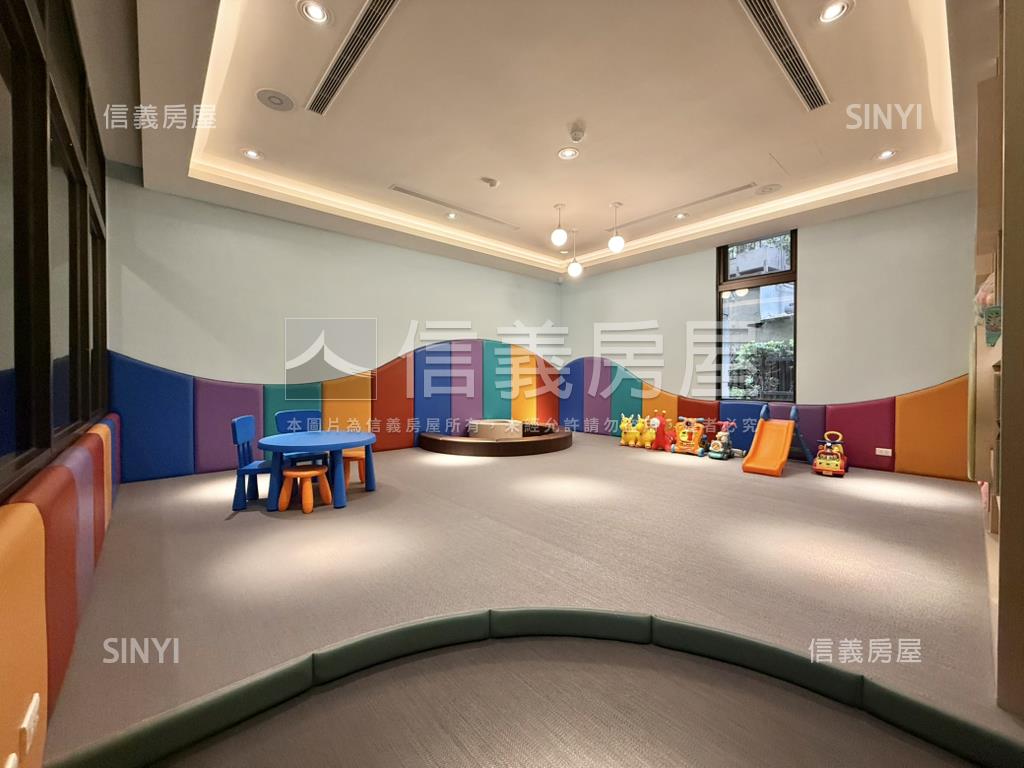 臻園２＋１高樓雙衛浴開窗房屋室內格局與周邊環境