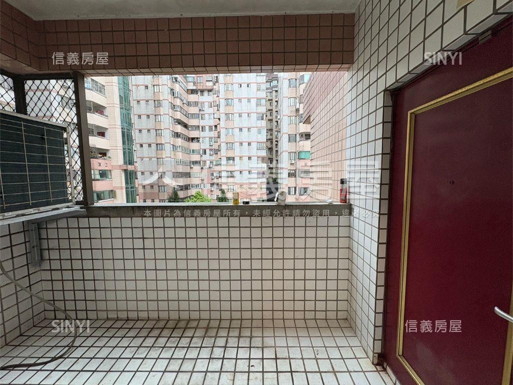 誠售。陽台進出三房有車位房屋室內格局與周邊環境