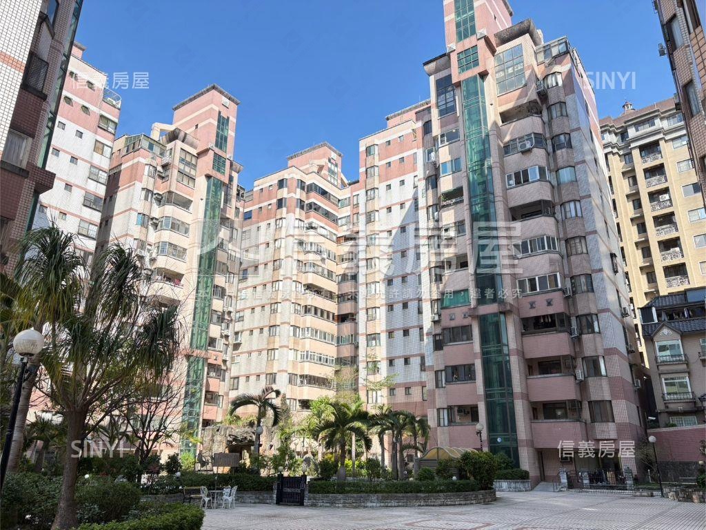 誠售。陽台進出三房有車位房屋室內格局與周邊環境