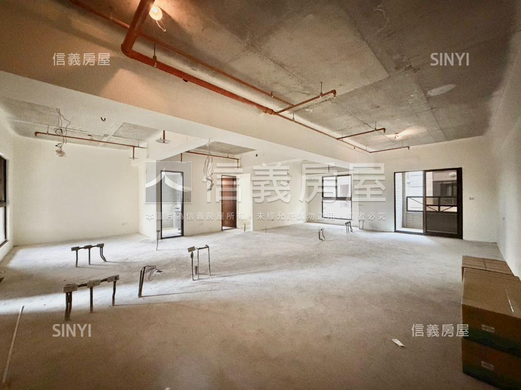 弘暉大禧．帝王四房雙車位房屋室內格局與周邊環境