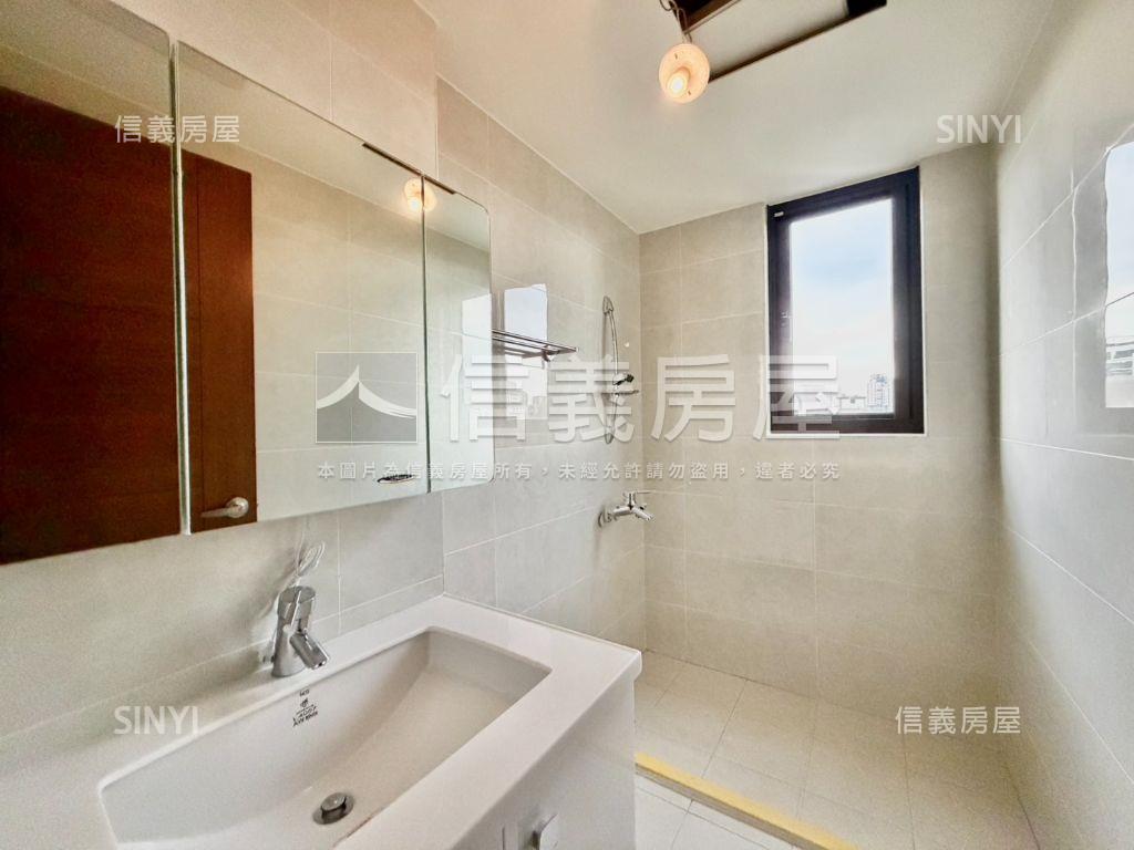 弘暉大禧．帝王四房雙車位房屋室內格局與周邊環境