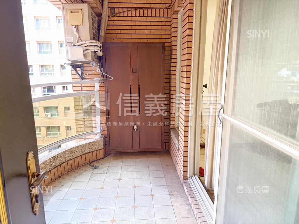棕櫚彎高樓採光三房平車房屋室內格局與周邊環境