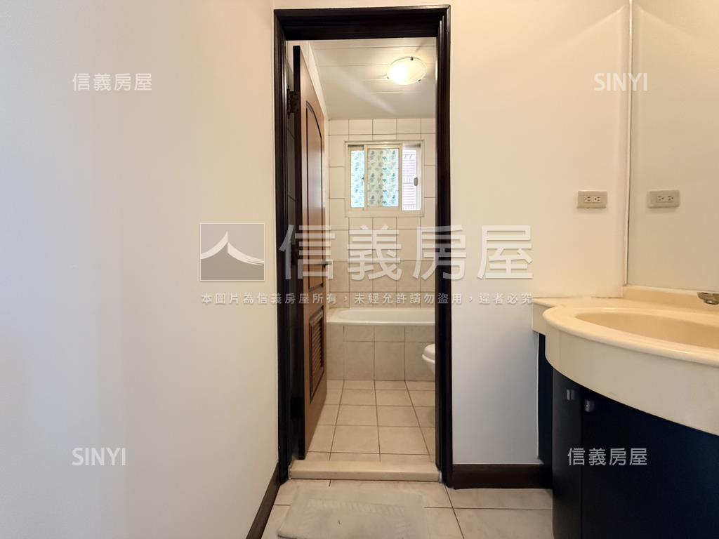 棕櫚彎高樓採光三房平車房屋室內格局與周邊環境
