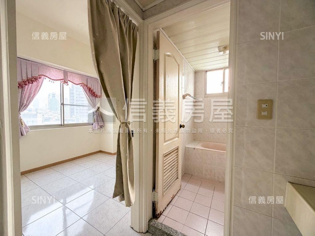 前金超值採光美宅附車位房屋室內格局與周邊環境