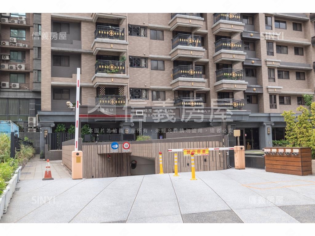 巴黎線上獨立大車位房屋室內格局與周邊環境