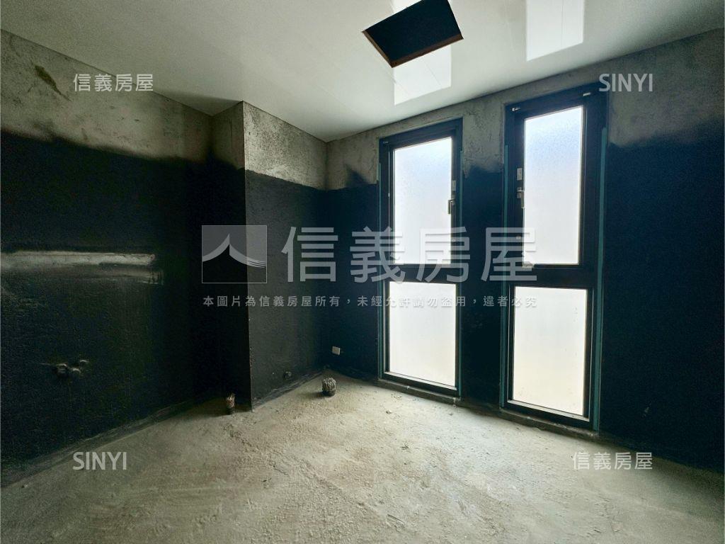 近園區全新電梯車庫透天房屋室內格局與周邊環境