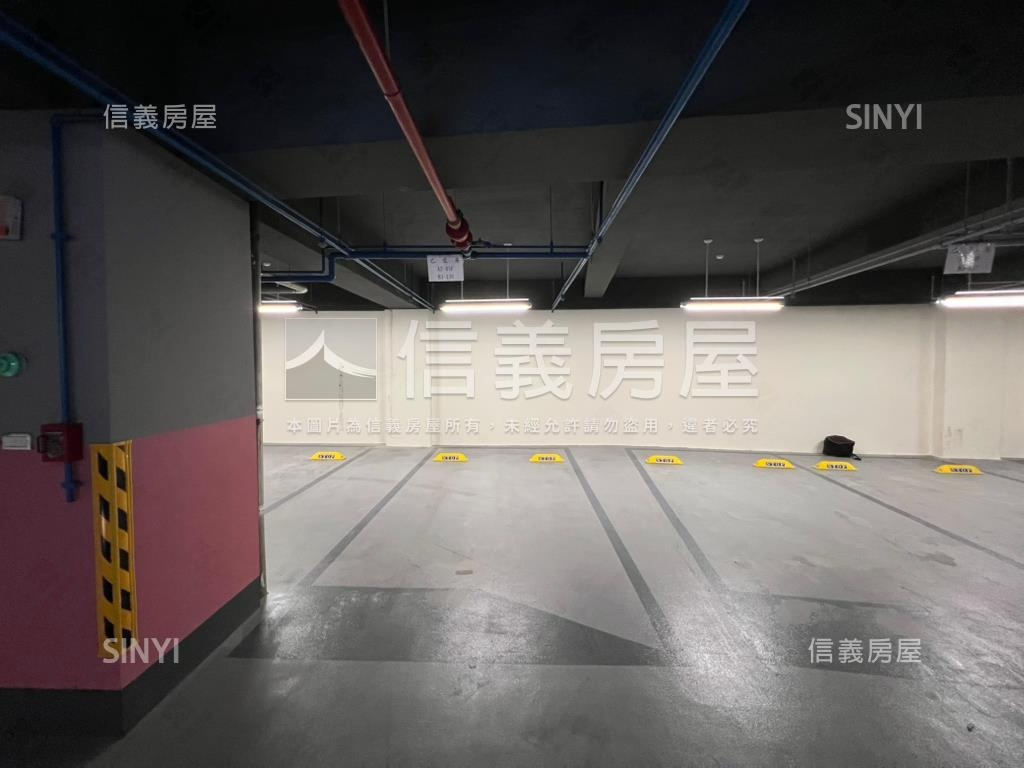 Ａ１８園首之道兩房車位房屋室內格局與周邊環境