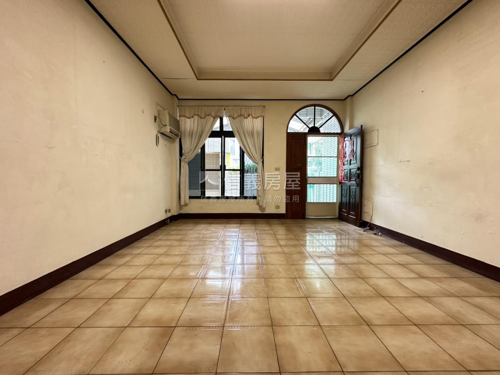 東區｜大面寬透天車墅房屋室內格局與周邊環境