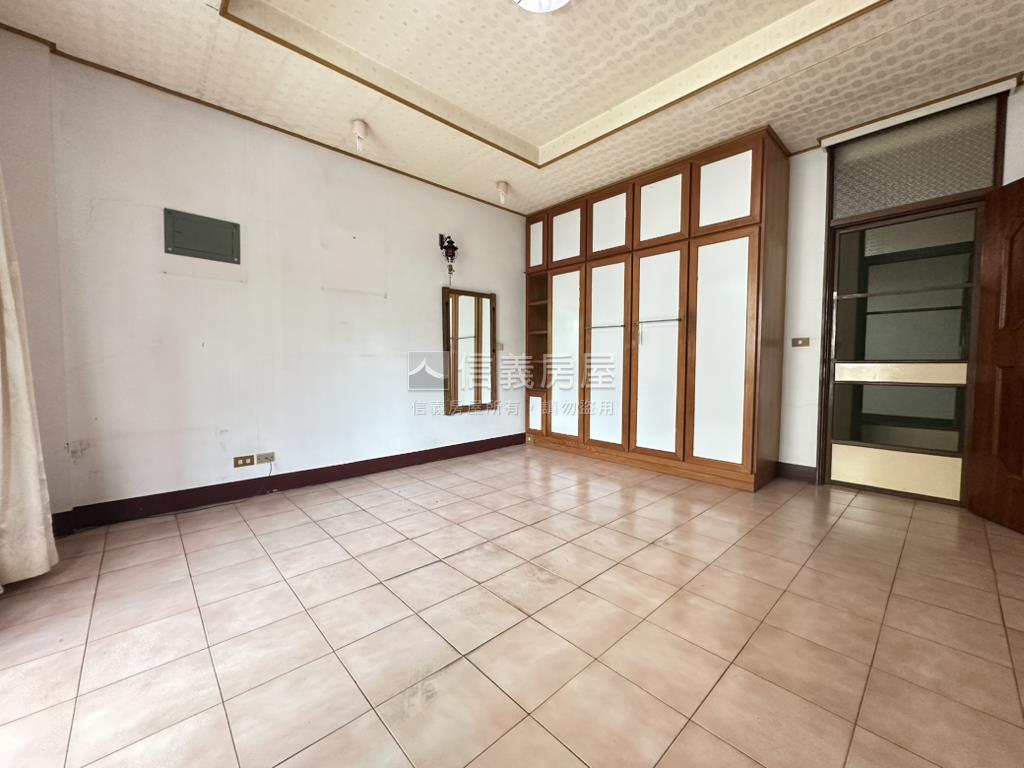 東區｜大面寬透天車墅房屋室內格局與周邊環境