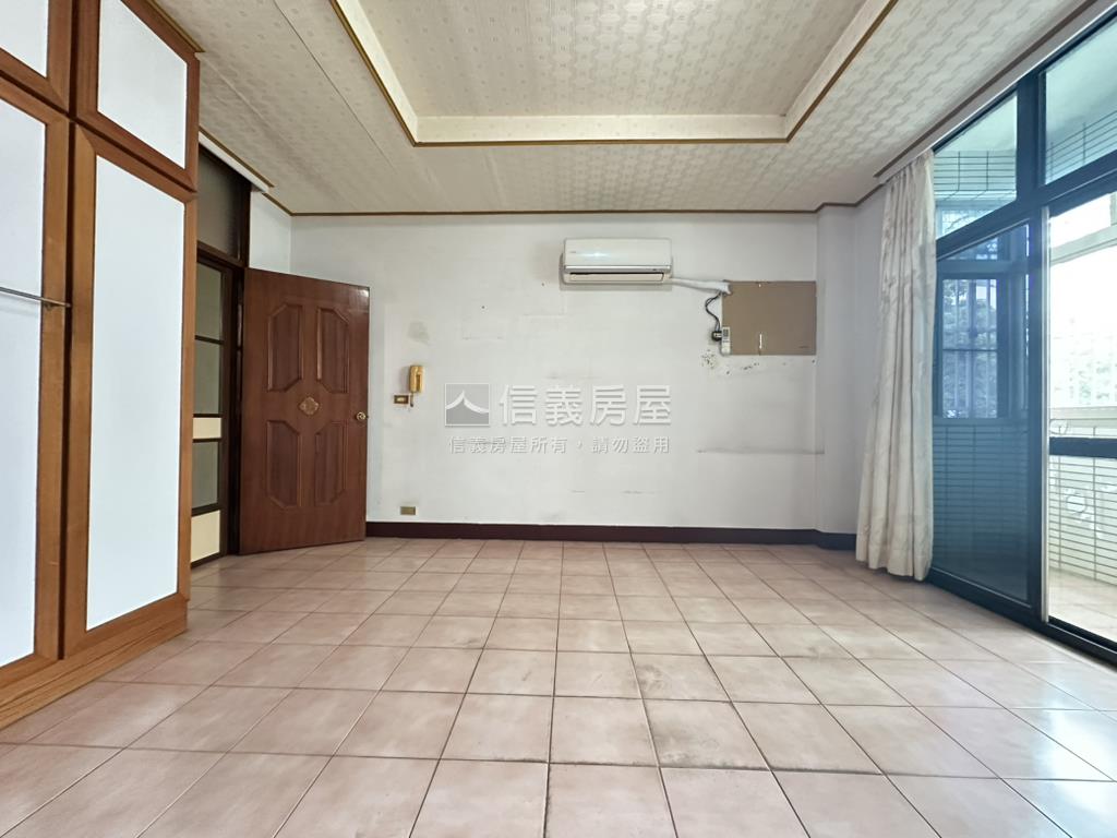 東區｜大面寬透天車墅房屋室內格局與周邊環境