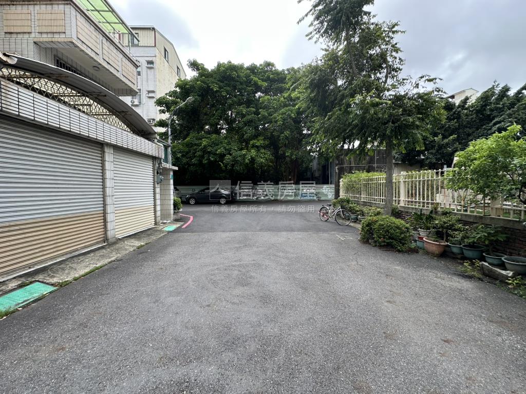 東區｜大面寬透天車墅房屋室內格局與周邊環境