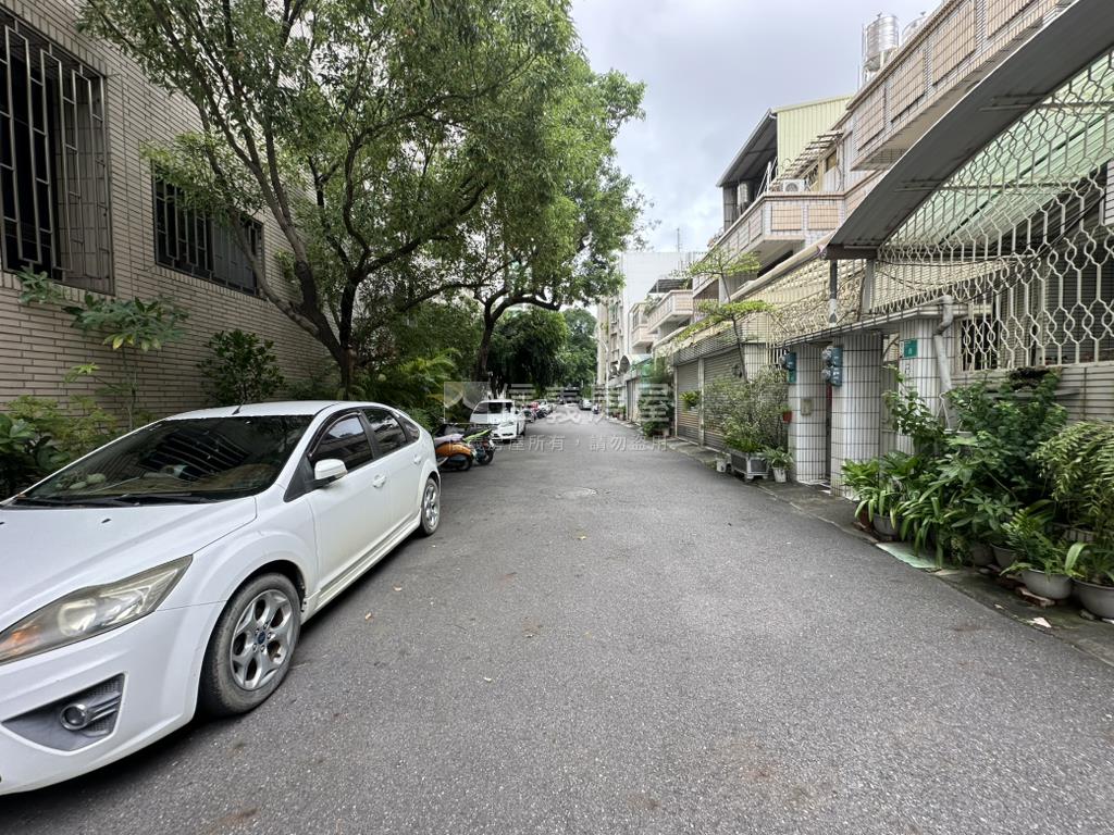 東區｜大面寬透天車墅房屋室內格局與周邊環境