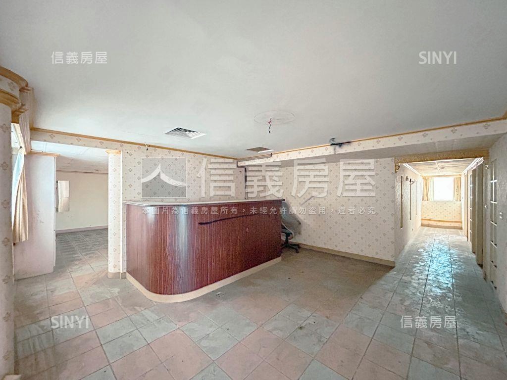 【東區】百坪辦公室車位房屋室內格局與周邊環境
