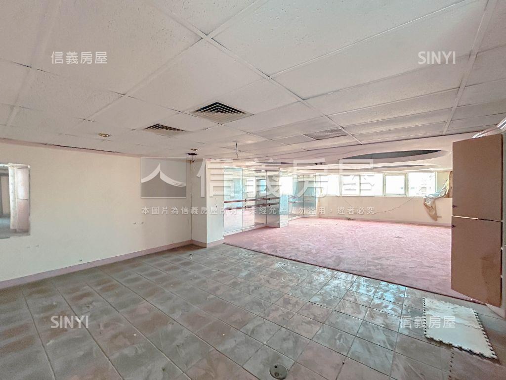 【東區】百坪辦公室車位房屋室內格局與周邊環境
